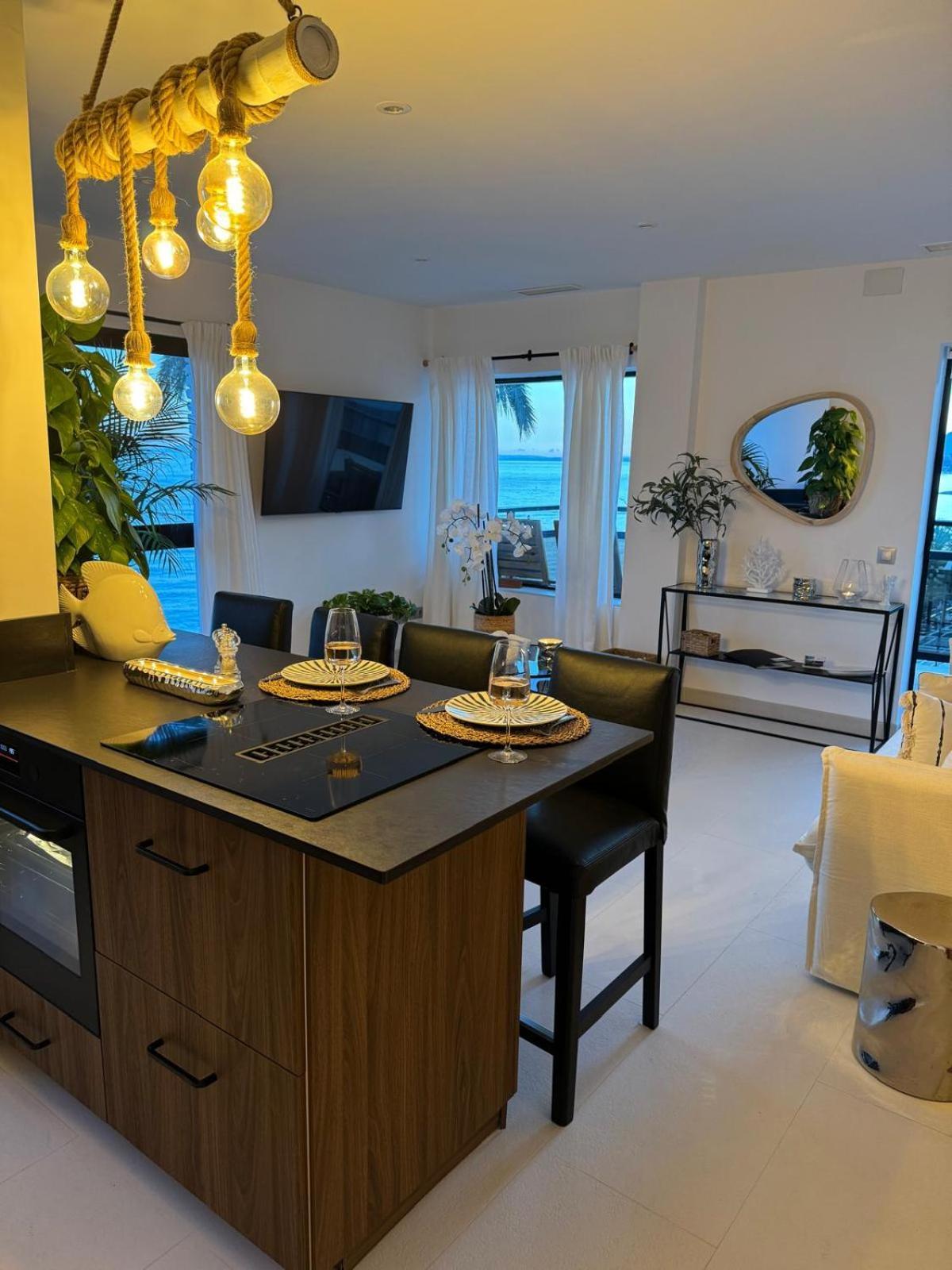 Marbella Beachfront Apartment Zewnętrze zdjęcie