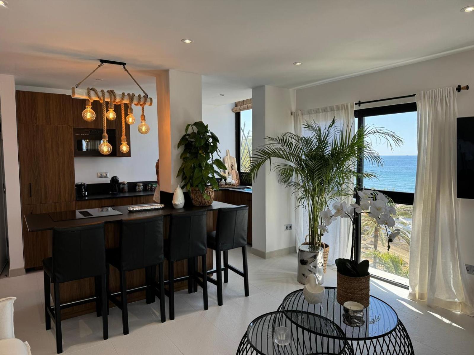 Marbella Beachfront Apartment Zewnętrze zdjęcie